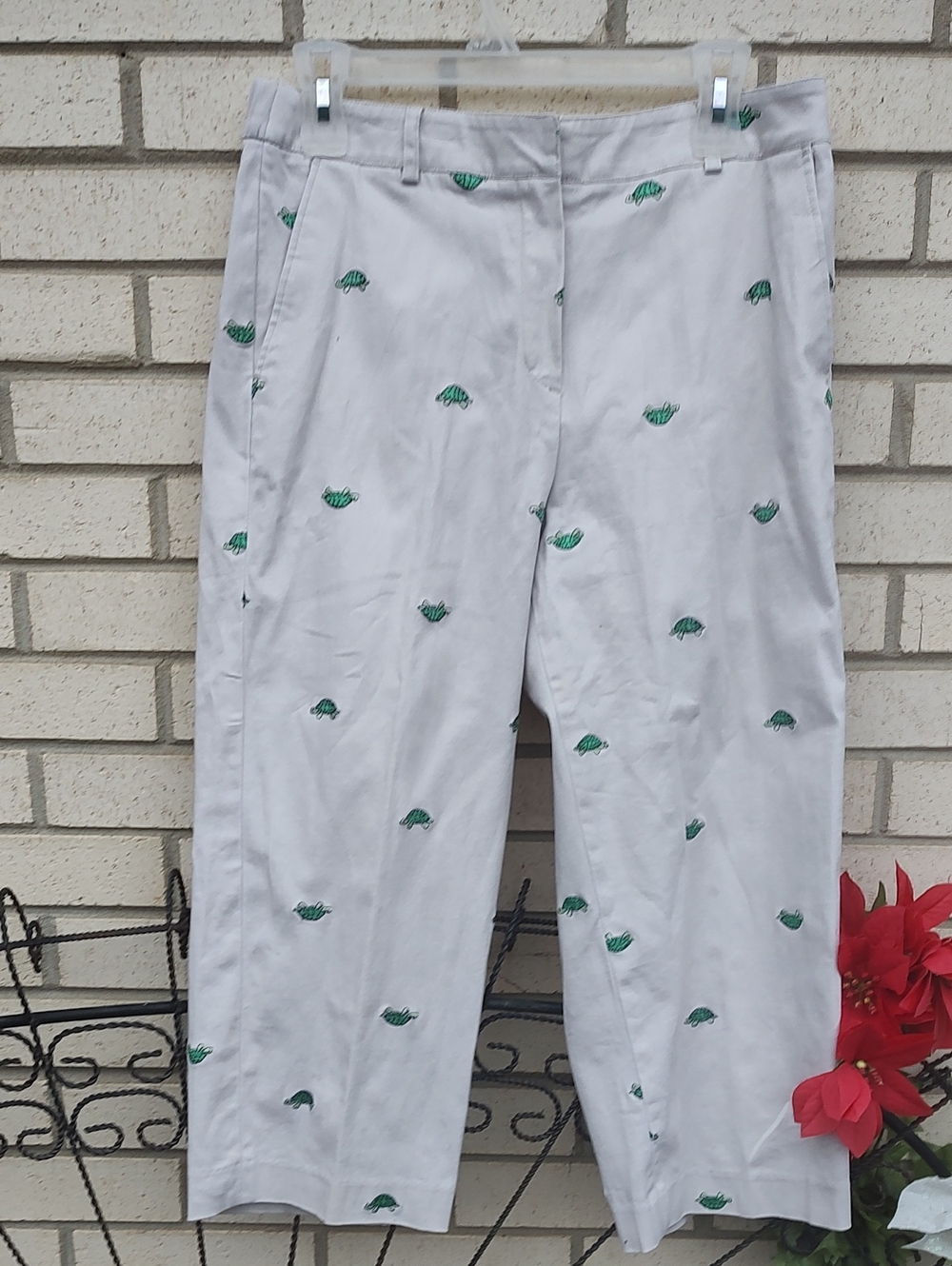 🐢/Capri Pants - Picture 2 of 9